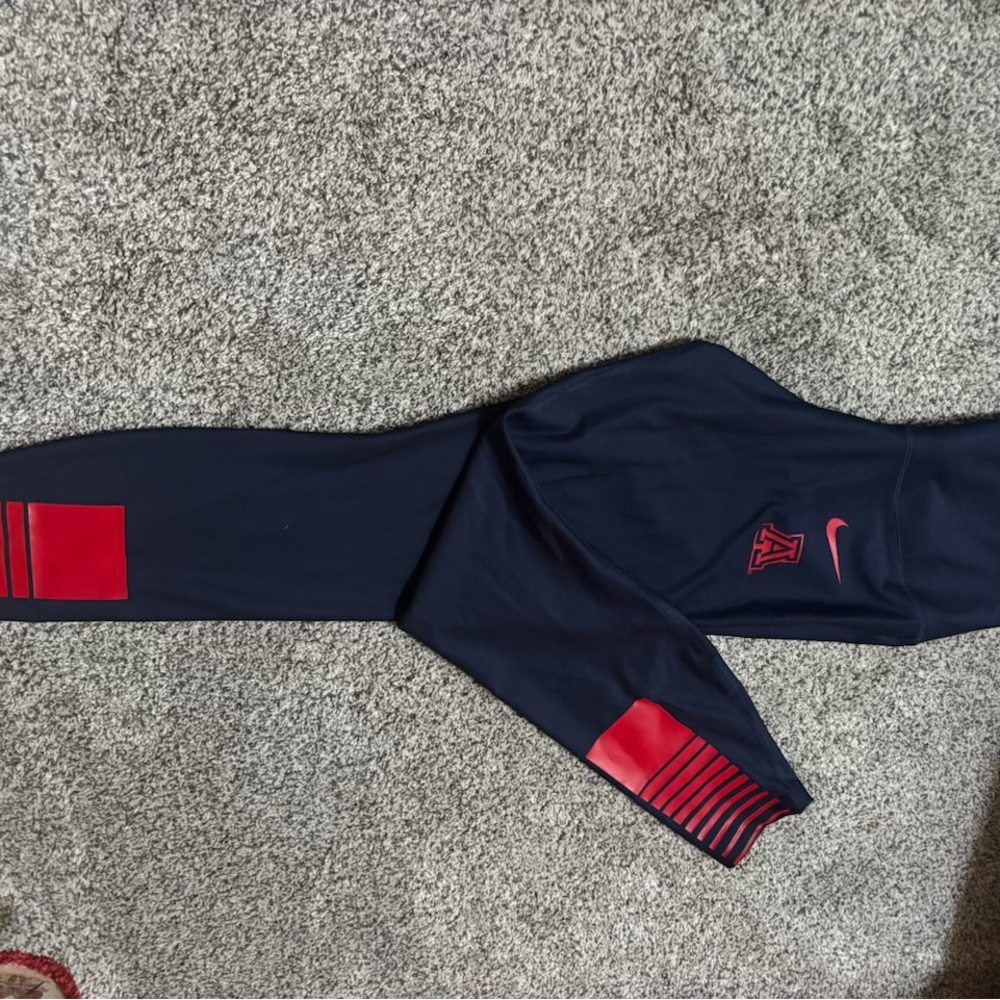 🐻⚽ Nike Dri-FIT University of Arizona Leggings ⚽ - Picture 2 of 2